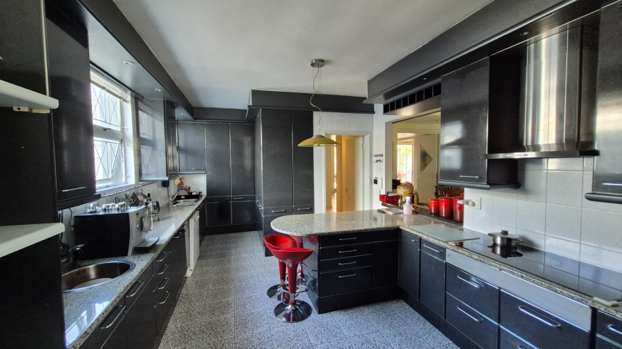 4 Bedroom Property for Sale in Summerstrand Eastern Cape